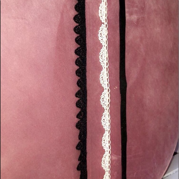 Chokers - Picture 2 of 3